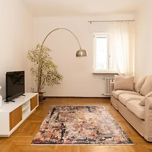 Apartamento Domus - Elegante Residenza Con Affaccio Su Porta Leoni, Verona